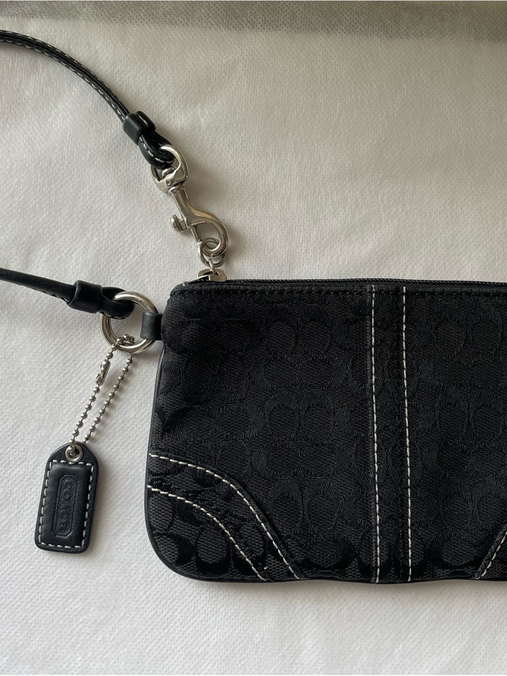 Coach Black Signature Canvas Wristlet with Contrast Stitching Y2K Vtg Coach - Picture 3 of 10